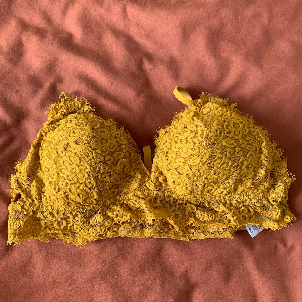 Aerie woman’s bralette/bra, yellow, size small, barely used, thin padding.